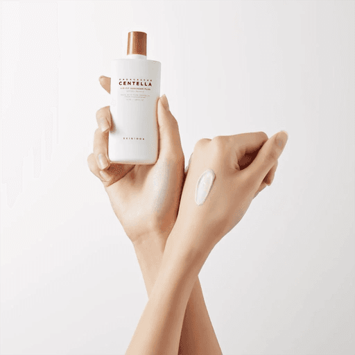 [8809576261301] واقي الشمس الخفيف بعشبة السينتيلا ( SPF 50 ) من سكين 1004 - 50 مل